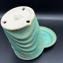 Load image into Gallery viewer, Cresting Planter With Drainage