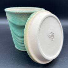 Load image into Gallery viewer, Cresting Planter With Drainage