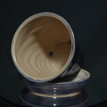 Load image into Gallery viewer, Cresting Planter With Drainage