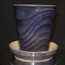 Load image into Gallery viewer, Cresting Planter With Drainage