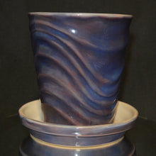 Load image into Gallery viewer, Cresting Planter With Drainage