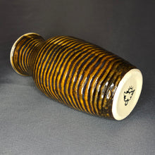 Load image into Gallery viewer, Wavy Vases