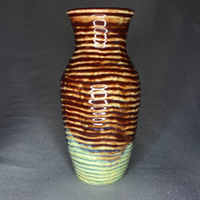 Load image into Gallery viewer, Wavy Vases
